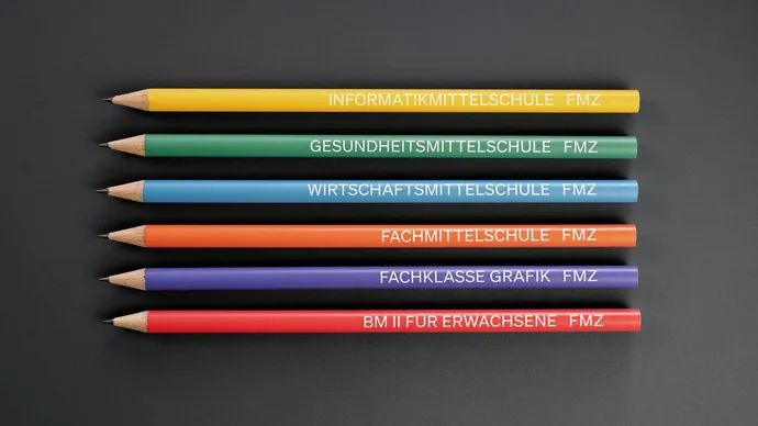 zebi zentralschweizer bildungsmesse messestand fmz fachmittelschule luzern szenografie tasche bag lanyard bleistift giveaway 5