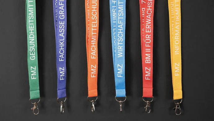 zebi zentralschweizer bildungsmesse messestand fmz fachmittelschule luzern szenografie tasche bag lanyard bleistift giveaway 6