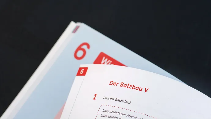 lehrmittelverlag zuerich lmvz startklar lehrmittel deutsch a1 editorial design buch gestaltung 34