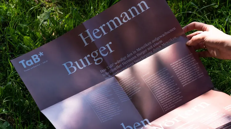 tab theater am bahnhof menziken eigeninszenierung hermann burger audiowalk schilten faltplakat poster 1