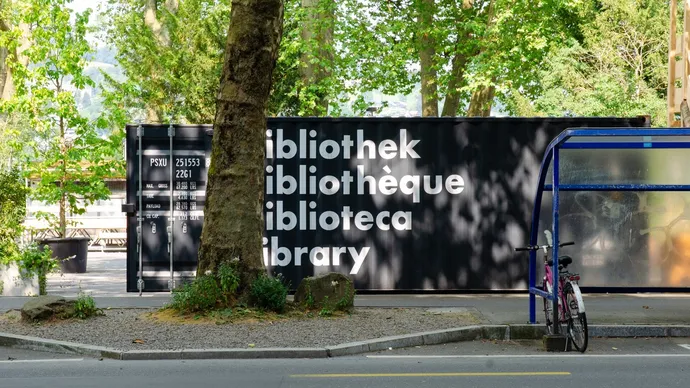 beschriftung zhb zentral und hochschul bibliothek luzern inseli zwichennutzung universum 1