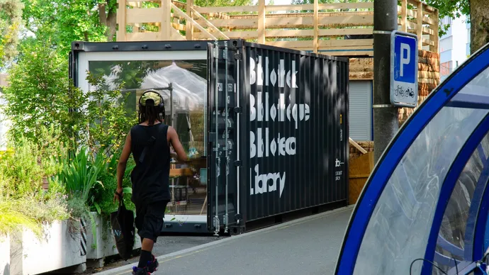 beschriftung zhb zentral und hochschul bibliothek luzern inseli zwichennutzung universum 4