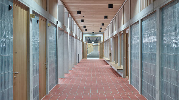 Equipe visuelle luzern emmenbruecke agentur grafik design signaletik kantonsschule ausserschwyz pfaeffikon sz hochbauamt kanton schwyz 016