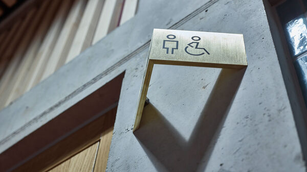 Equipe visuelle luzern emmenbruecke agentur grafik design signaletik kantonsschule ausserschwyz pfaeffikon sz hochbauamt kanton schwyz 017