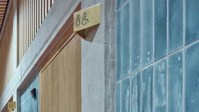 Equipe visuelle luzern emmenbruecke agentur grafik design signaletik kantonsschule ausserschwyz pfaeffikon sz hochbauamt kanton schwyz 021