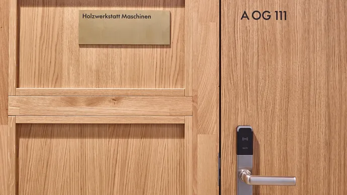 Equipe visuelle luzern emmenbruecke agentur grafik design signaletik kantonsschule ausserschwyz pfaeffikon sz hochbauamt kanton schwyz 023