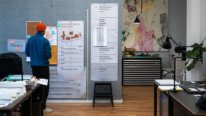 Equipe visuelle luzern emmenbruecke agentur grafik design signaletik kantonsschule ausserschwyz pfaeffikon sz hochbauamt kanton schwyz prozess 002