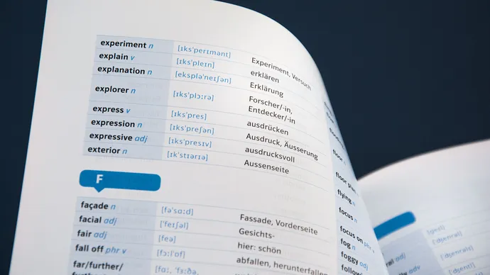 Equipe visuelle luzern emmenbruecke agentur grafik design klett und balmer openworld lehrmittel editorial buch schule englisch 4