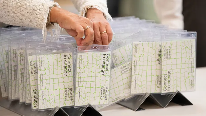 Equipe visuelle luzern emmenbruecke agentur grafik design identität szenografie screen animation stiftungssymposium 2025 swissfoundations 3