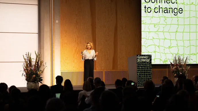 Equipe visuelle luzern emmenbruecke agentur grafik design identität szenografie screen animation stiftungssymposium 2025 swissfoundations 4