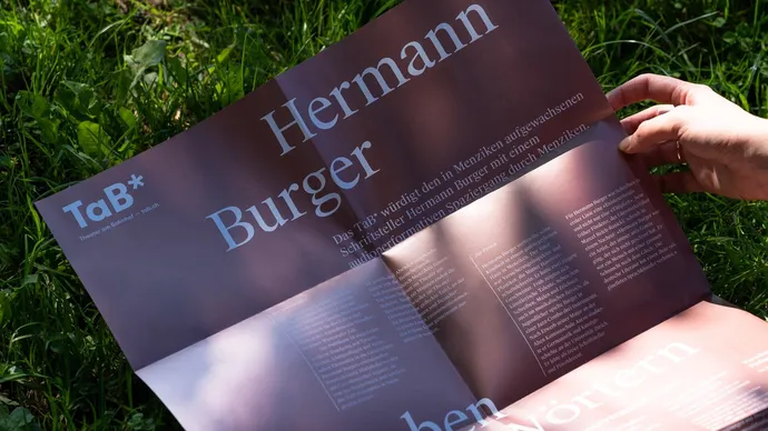Equipe visuelle luzern emmenbruecke agentur grafik tab theater am bahnhof menziken eigeninszenierung hermann burger audiowalk schilten faltplakat poster 1